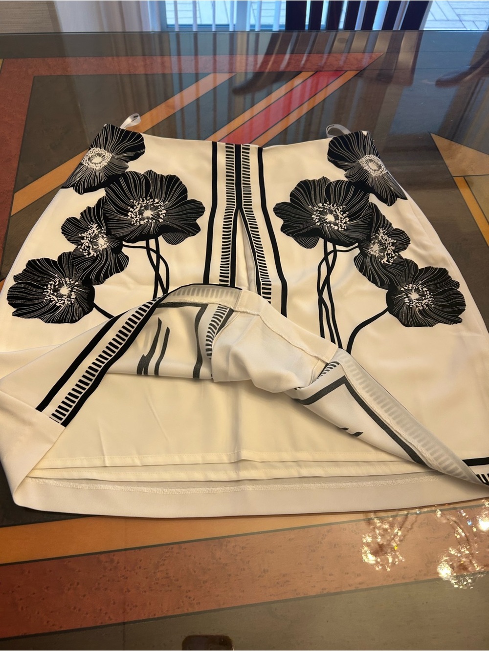 Karl Lagerfeld summer skirt 4 - Picture 4 of 4